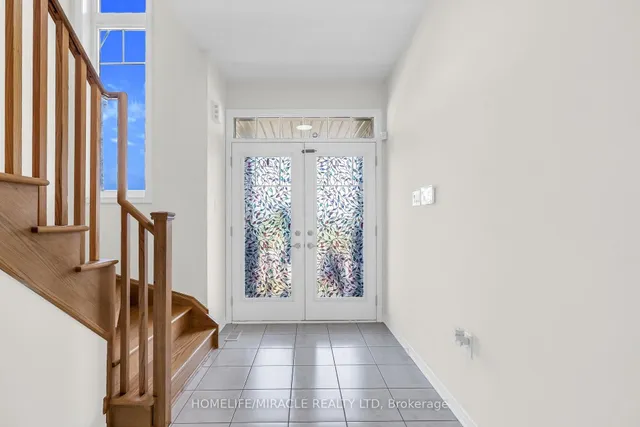 Additional image 5 of 23 Royal Coachman Way