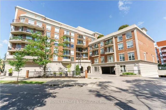 18 Wanless Ave Unit 404