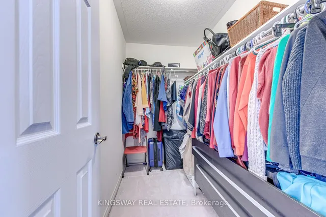 Additional image 33 of 423 Cedric Terr