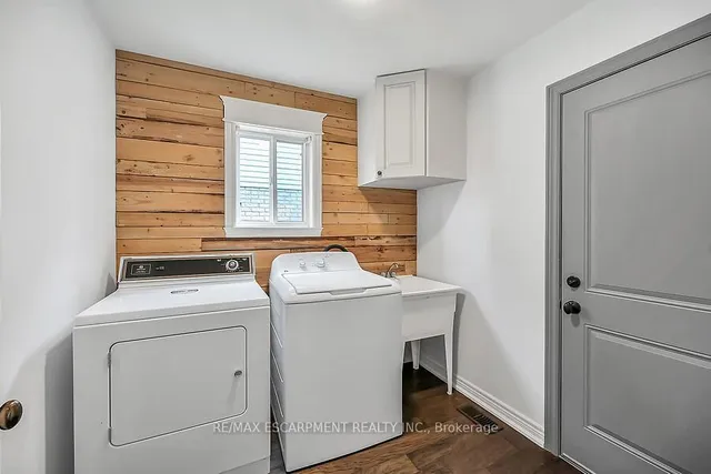 Additional image 18 of 242 Eringate Dr