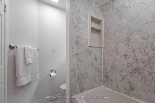 Additional image 29 of 38 Locke St