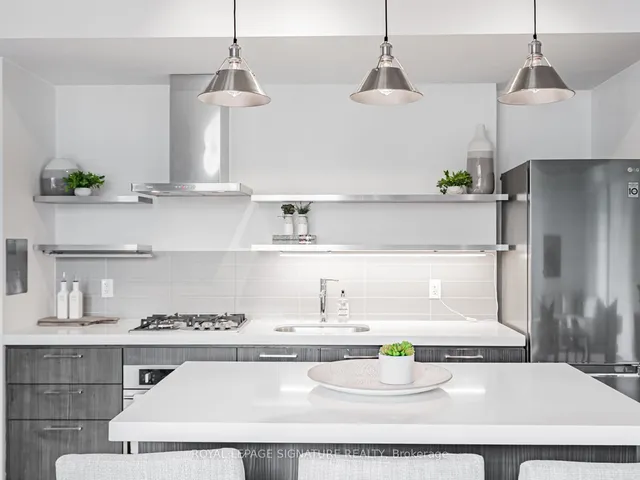 Additional image 9 of 560 King St Unit 418