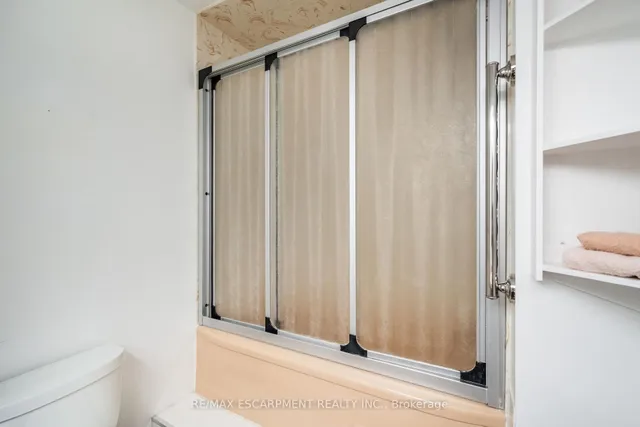 Additional image 24 of 902 North Shore Blvd