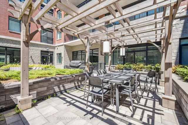 Additional image 24 of 1 Redfern Ave Unit 102