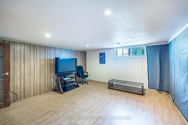 Additional image 44 of 233 Faywood Blvd