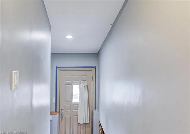 Additional image 24 of 8 Frances Ave