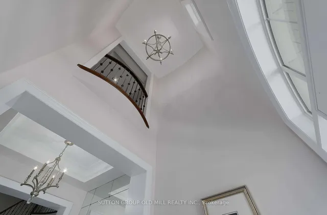 Additional image 3 of 14 Canis St