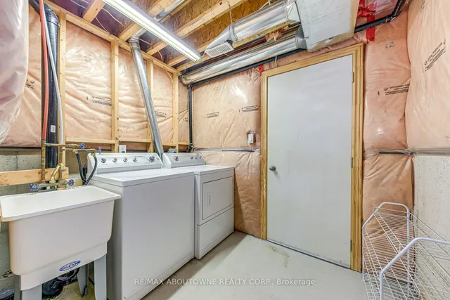 Additional image 30 of 1254 Craigleith Rd