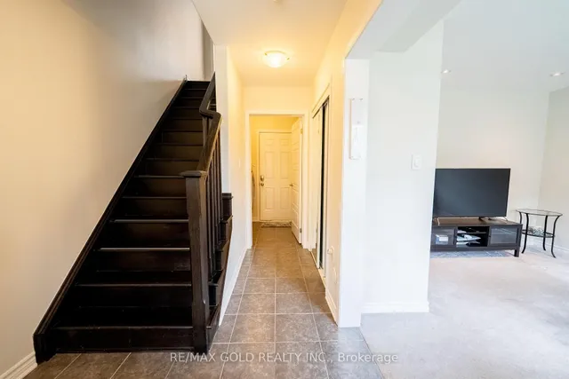 Additional image 10 of 8 Metro Cres