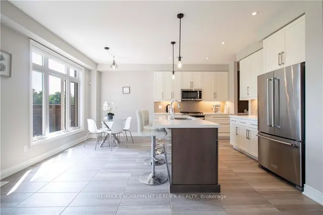 Additional image 8 of 19 SECINARO Ave