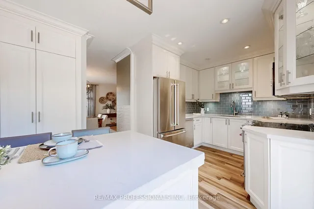 Additional image 22 of 126 Laurel Ave