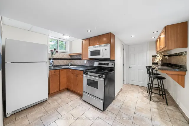 Additional image 31 of 136 Overland Dr