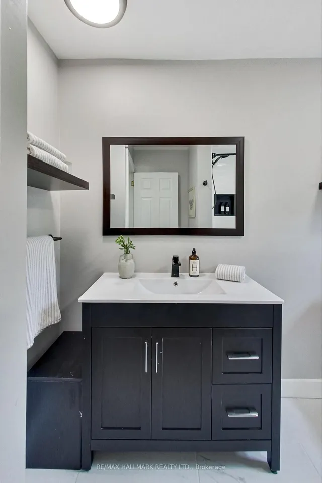 Additional image 22 of 68 Valhalla Blvd