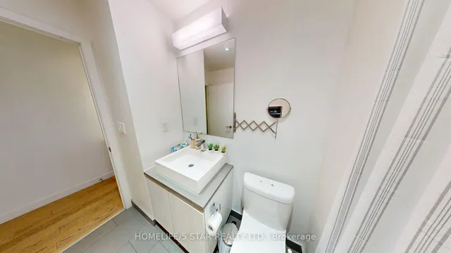 Additional image 10 of 111 Bathurst St Unit 714