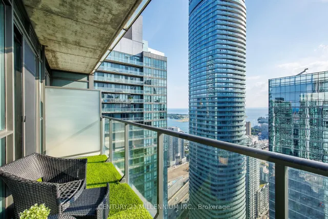 Additional image 18 of 65 Bremner Blvd Unit 4503