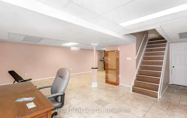 Additional image 37 of 12 Neville Cres
