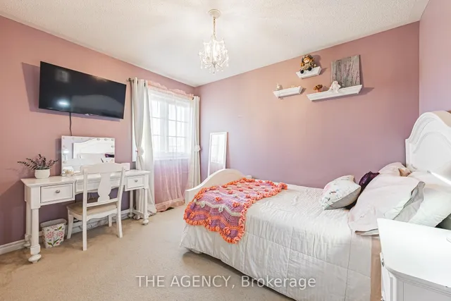 Additional image 18 of 636 Serafini Cres