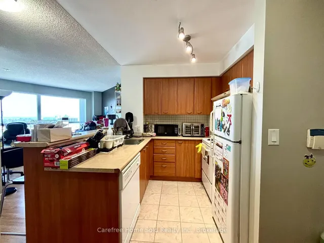 Additional image 3 of 38 LEE CENTRE Dr Unit 1703