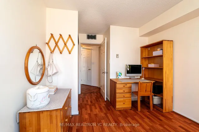 Additional image 20 of 30 Greenfield Ave Unit 614