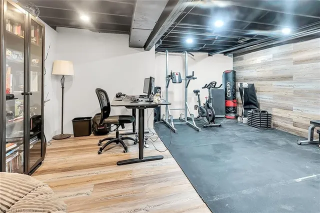 Additional image 21 of 26 Moss Blvd Unit 24