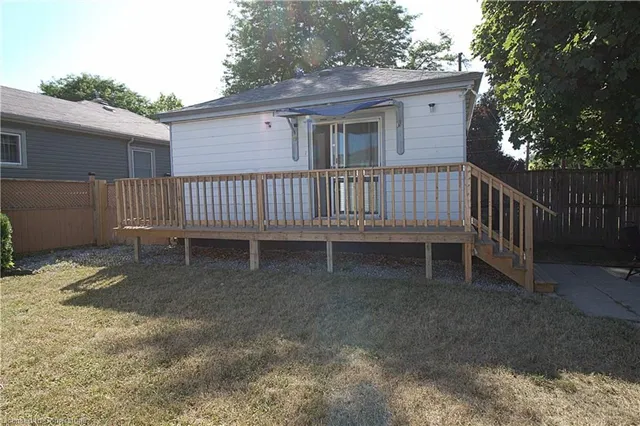 Additional image 33 of 109 Warren Ave