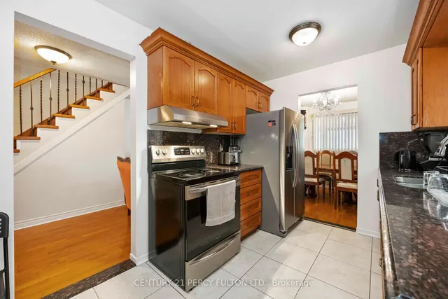 Additional image 10 of 17 Woodsview Ave