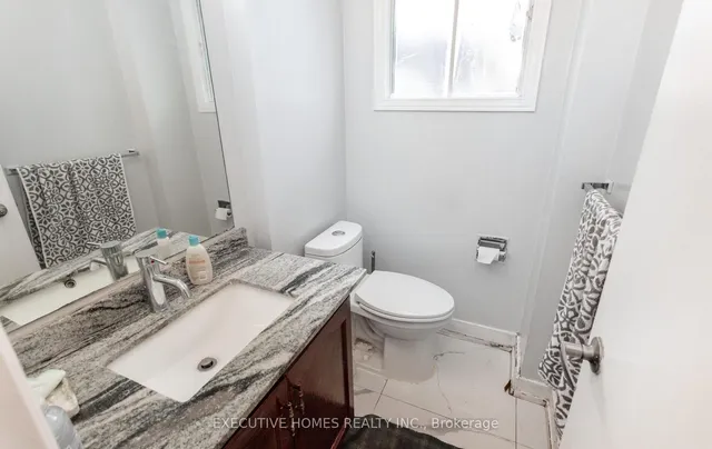 Additional image 17 of 161 Kingsbridge Garden Circ