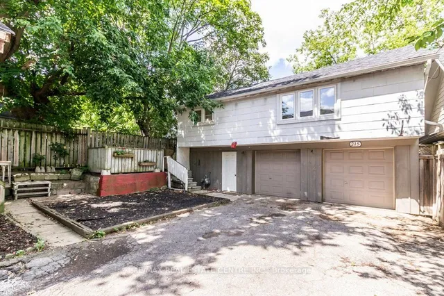 Additional image 32 of 215-217 Queen St