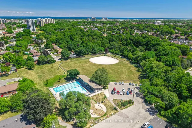 Additional image 33 of 76 Randall Ave