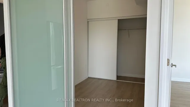 Additional image 4 of 25 Holly St Unit 507