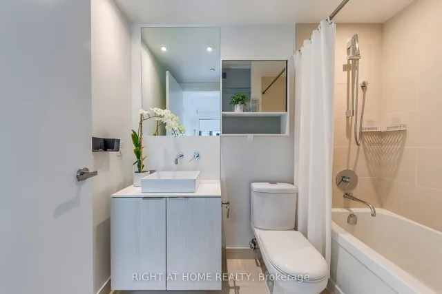 Additional image 21 of 159 Dundas St Unit 611