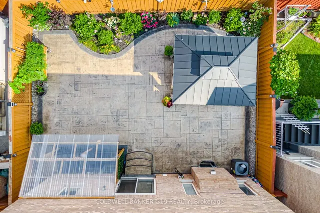 Additional image 39 of 43 Midcrest Circ