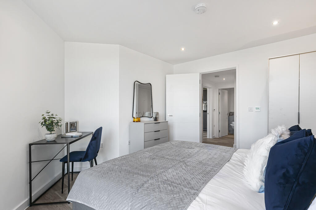 Additional image 9 of Corner House, Town Centre, Hatfield, Hertfordshire, AL10