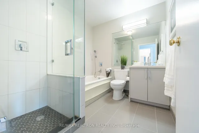 Additional image 16 of 10 Yonge St Unit 3409