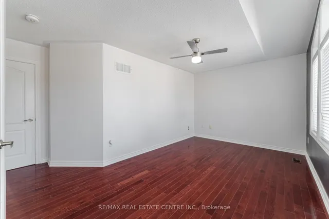 Additional image 32 of 6 Baccarat Cres