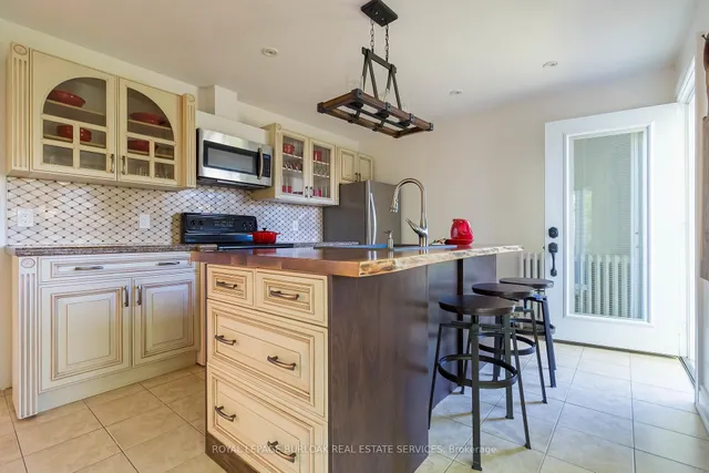 Additional image 10 of 116 1st St