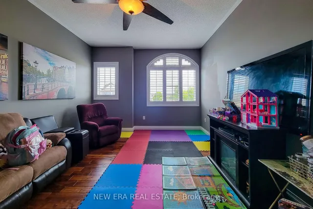 Additional image 23 of 128 Montreal Circ