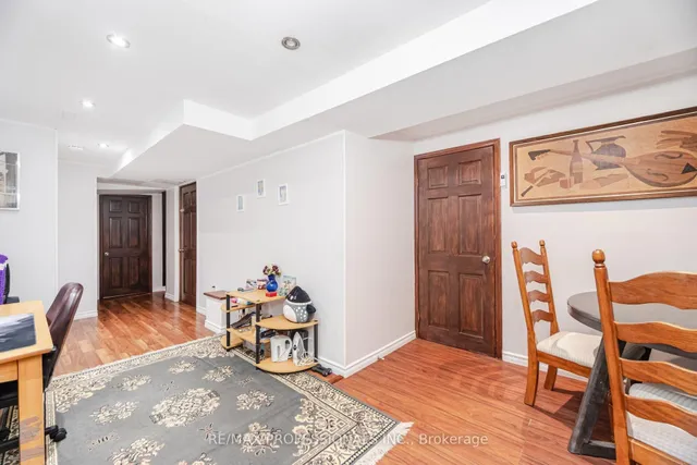 Additional image 37 of 1549 Royal York Rd