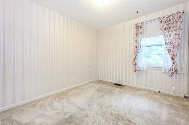 Additional image 27 of 18 Sullivan's Lane