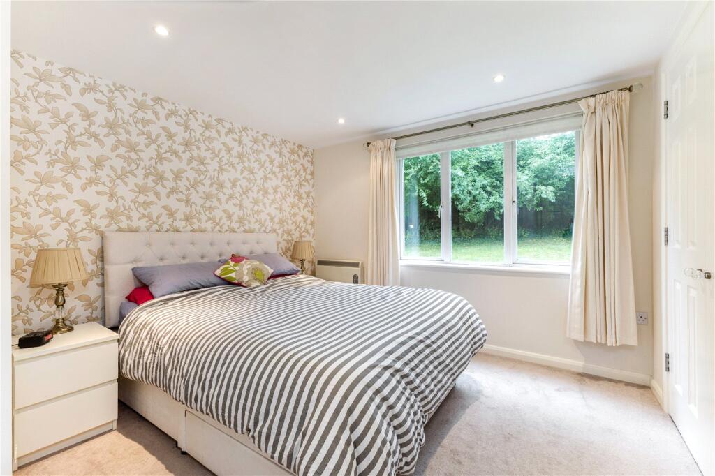 Additional image 8 of Roundwood Lane, Harpenden, Hertfordshire, AL5