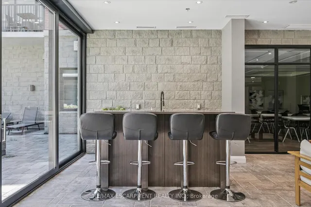 Additional image 32 of 1 Redfern Ave Unit 102