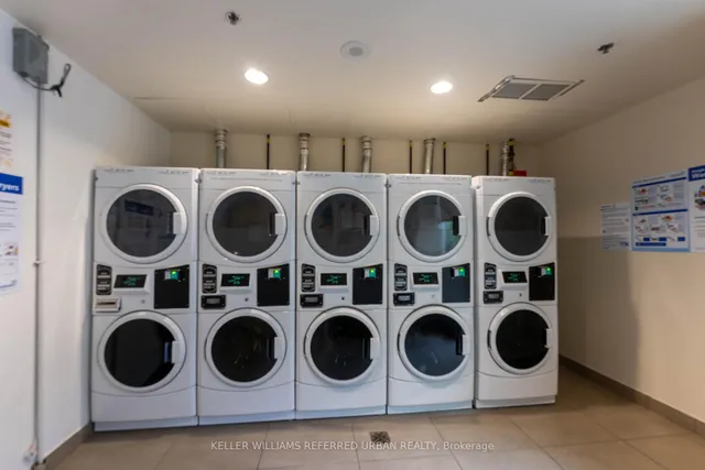 Additional image 18 of 19 Singer Crt Unit 717