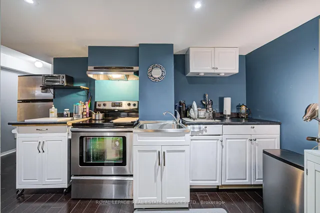 Additional image 31 of 21 Duxford St