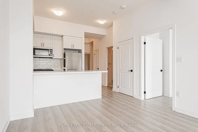 Additional image 10 of 450 Dundas St Unit 1213