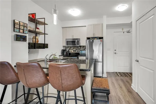 Additional image 11 of 35 Southshore Cres Unit 311