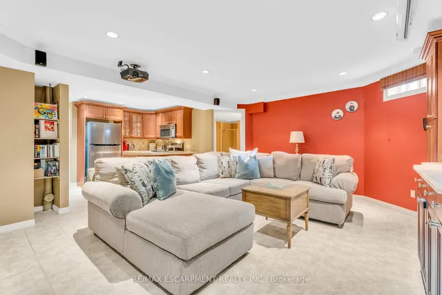 Additional image 35 of 484 Bush Dr