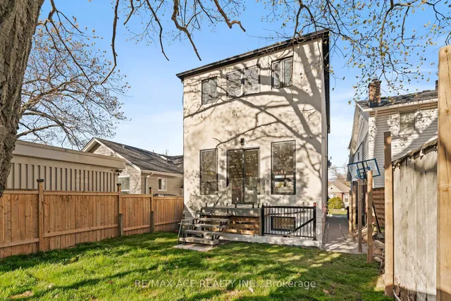 Additional image 36 of 122 Warden Ave