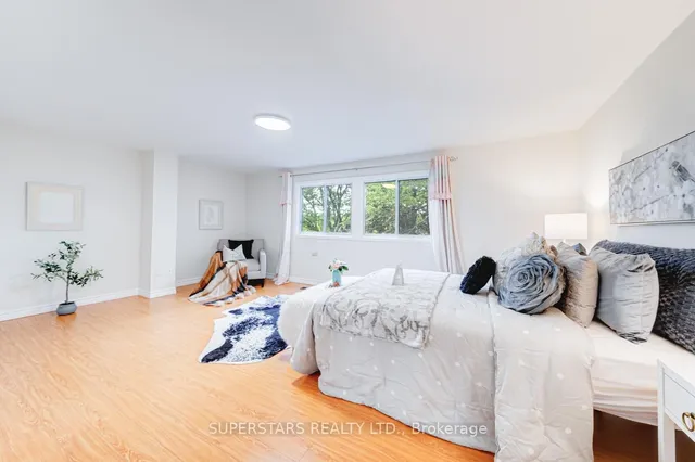 Additional image 11 of 4 Frosty Meadoway