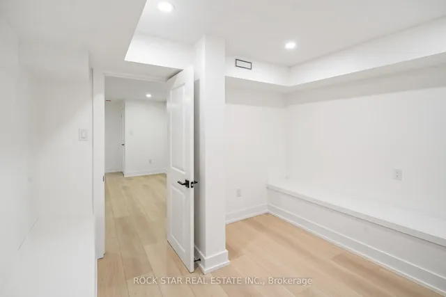 Additional image 27 of 42 Ray St