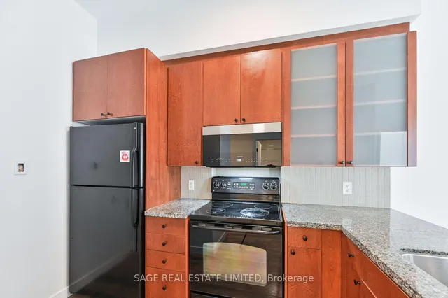 Additional image 6 of 1005 King St Unit 103